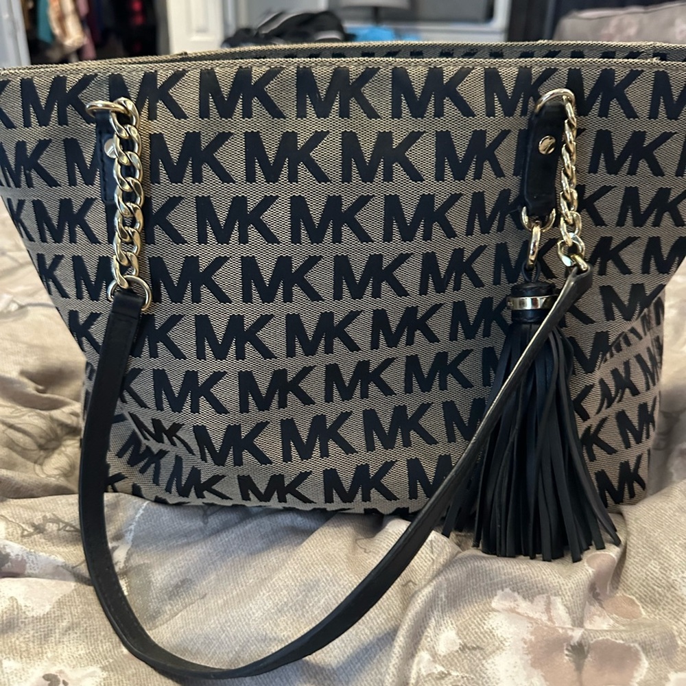 Michael Kors purse